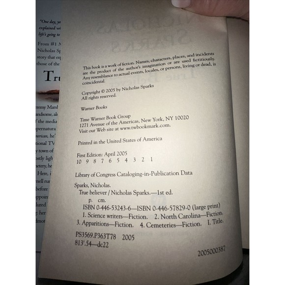 Lot of 2 Books by Nicholas Sparks " True Believer" &  "The Lucky One" - Picture 4 of 6